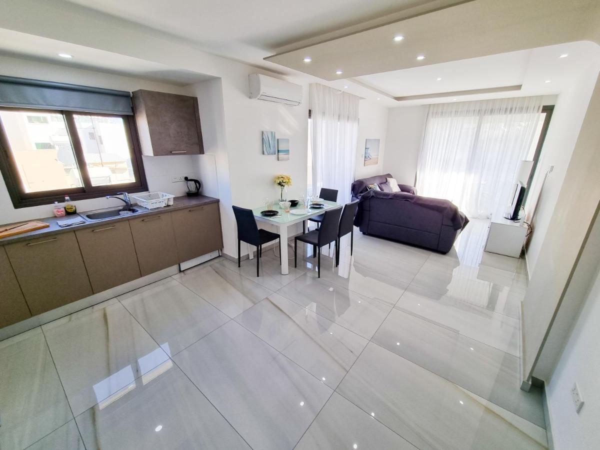 Sea La Vie Seaview Apartment Λάρνακα Εξωτερικό φωτογραφία